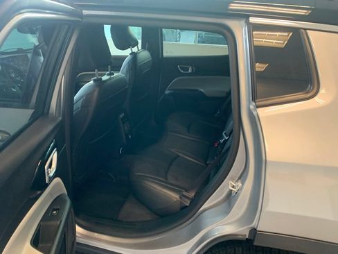 Used 2023 Jeep Compass Limited AWD/4WD image 12