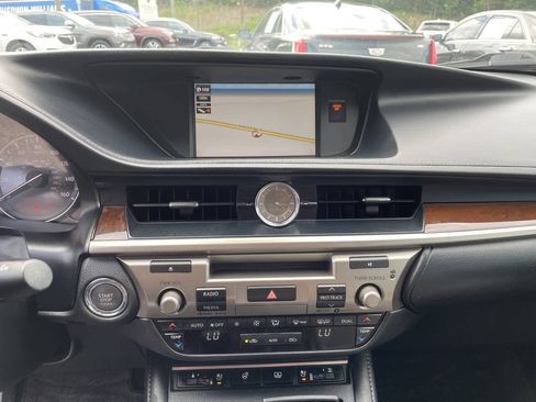 Used 2017 Lexus ES 350 w/ Luxury Package FWD image 21