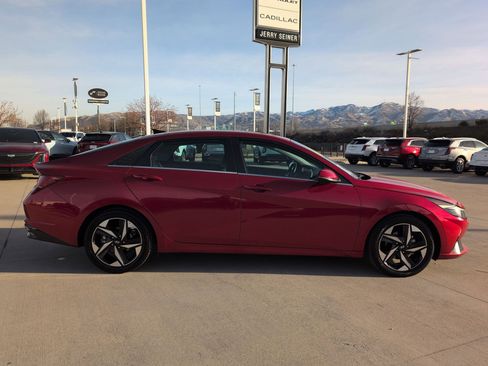 Used 2021 Hyundai Elantra Limited w/ Cargo Package image 6