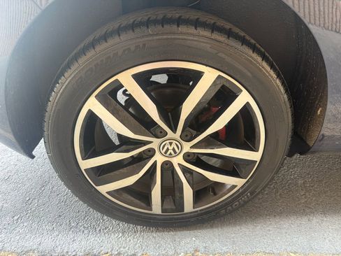 Used 2017 Volkswagen Golf SE w/ Driver Assistance Package FWD image 30