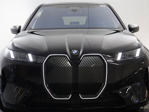 New 2026 BMW iX xDrive60 w/ Executive Package image 24