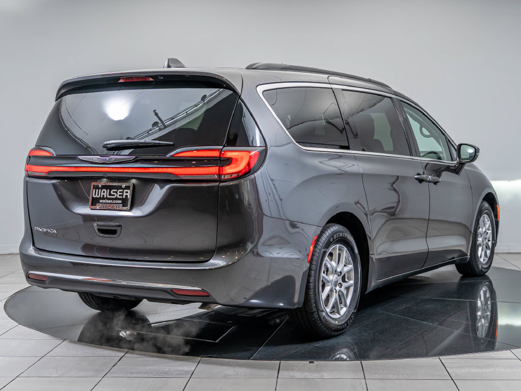 Used 2022 Chrysler Pacifica Touring-L FWD image 10