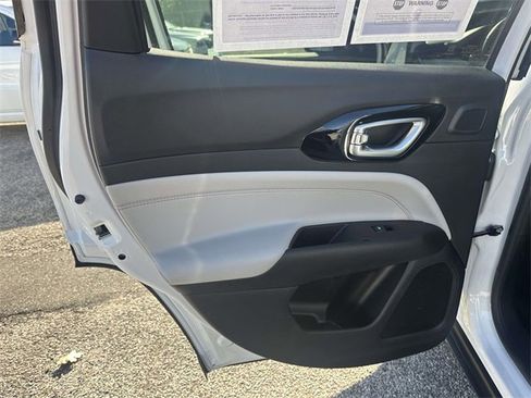 Certified 2022 Jeep Compass Limited w/ Sun and Sound Group image 16