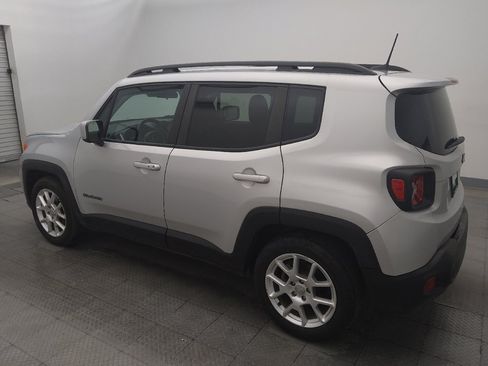 Used 2020 Jeep Renegade Latitude FWD image 3