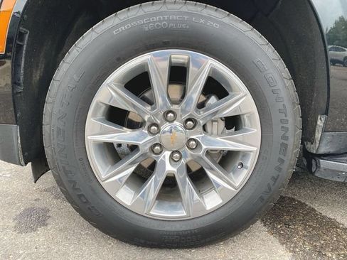 Used 2025 Chevrolet Tahoe Premier AWD/4WD image 33