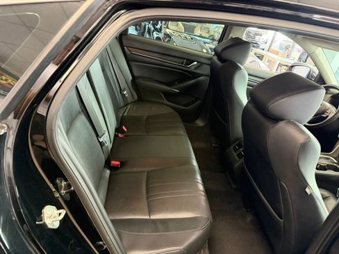 Used 2018 Honda Accord Touring image 25