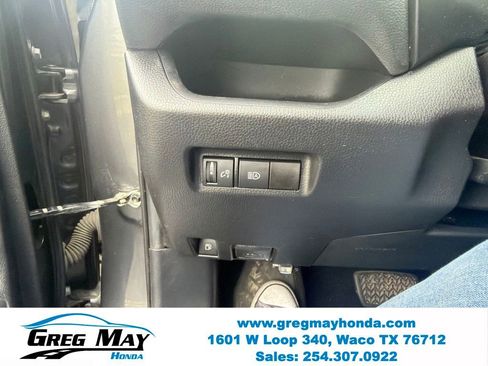 Used 2021 Toyota RAV4 LE AWD/4WD image 20