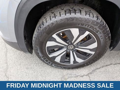 Used 2024 Volkswagen Atlas SE image 25