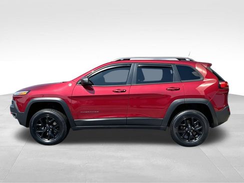 Used 2017 Jeep Cherokee Trailhawk AWD/4WD image 5