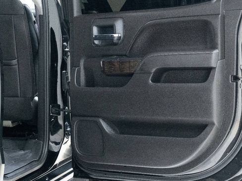 Used 2016 GMC Sierra 2500 Denali w/ Duramax Plus Package AWD/4WD image 21