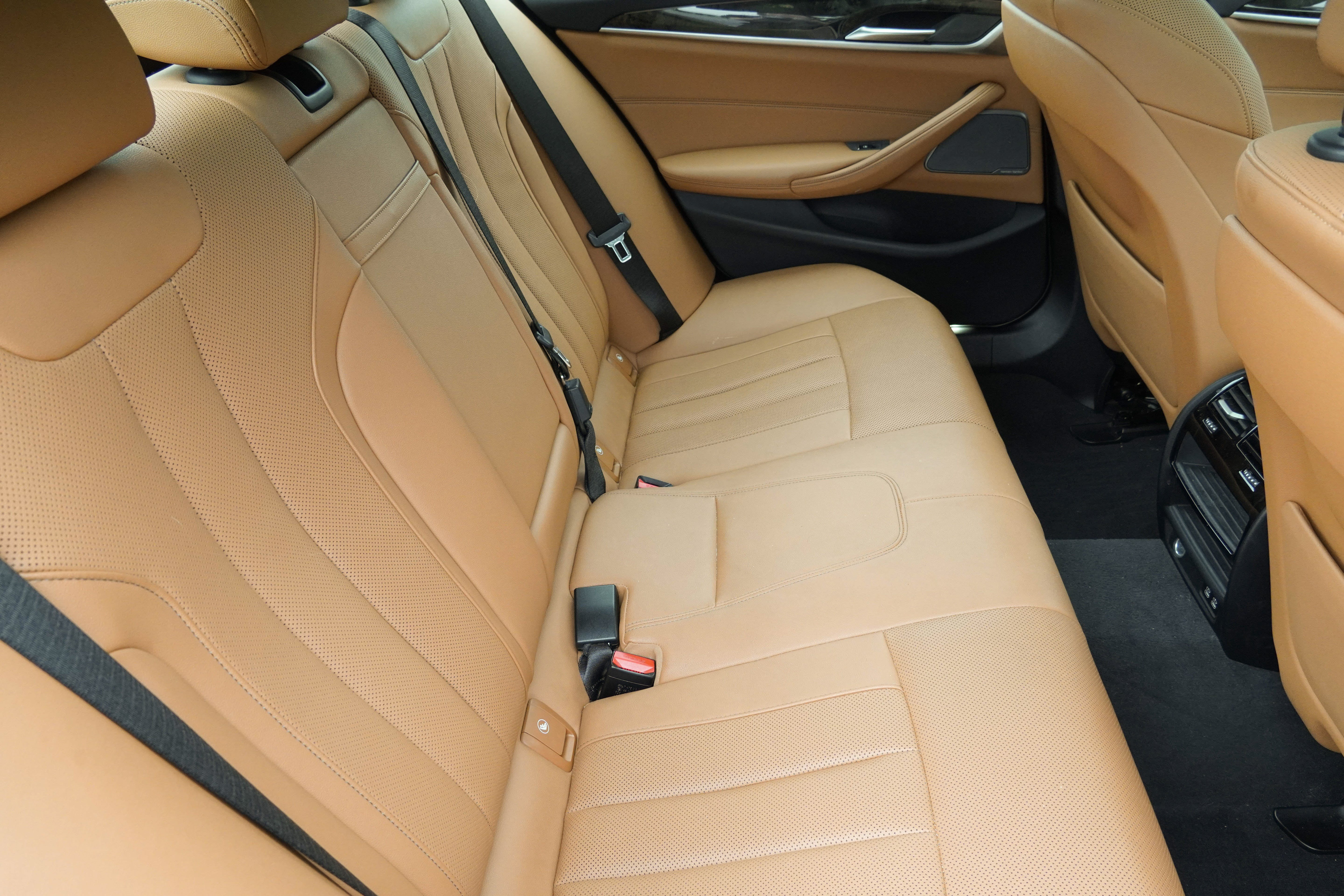 Certified 2023 BMW 530i w/ Premium Package RWD image 33