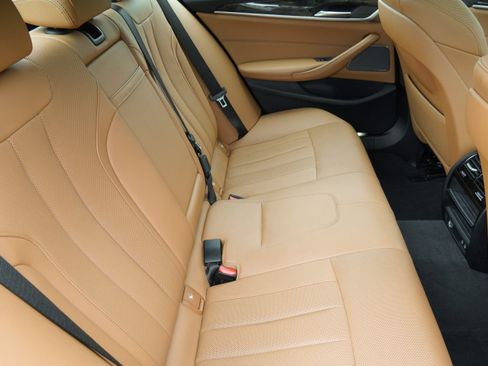 Certified 2023 BMW 530i w/ Premium Package RWD image 33