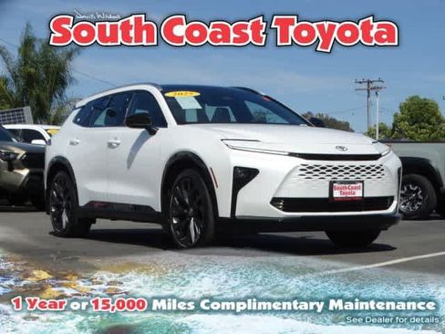 Used 2025 Toyota Crown Signia AWD/4WD image 1