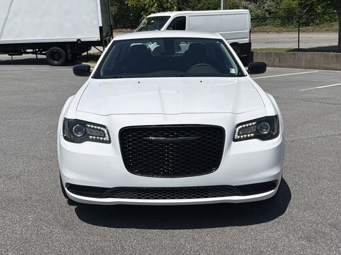 Used 2022 Chrysler 300 Touring w/ Sport Appearance Package RWD image 3