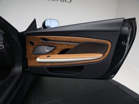 New 2026 Aston Martin DB12 Volante image 37