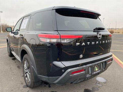 Certified 2023 Nissan Pathfinder S image 4