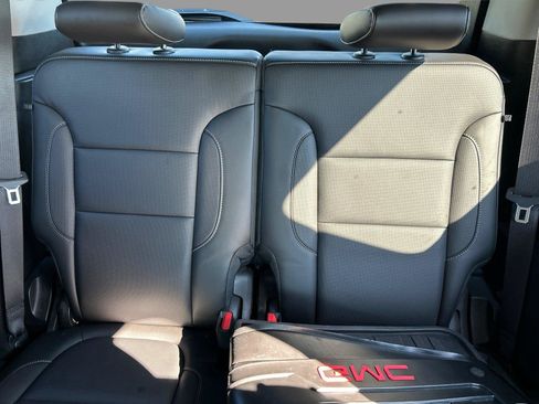 Used 2019 GMC Acadia SLT FWD image 31