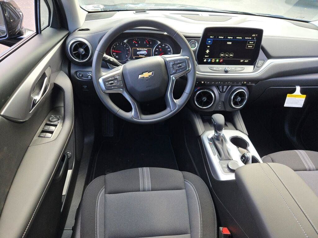 New 2026 Chevrolet Blazer LT w/ Convenience Package FWD image 23