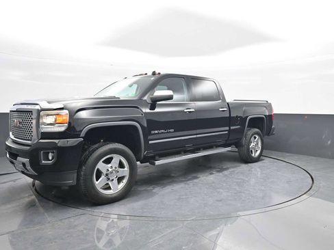 Used 2015 GMC Sierra 2500 Denali image 4