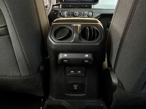 Used 2025 Jeep Wrangler Unlimited Sahara AWD/4WD image 12