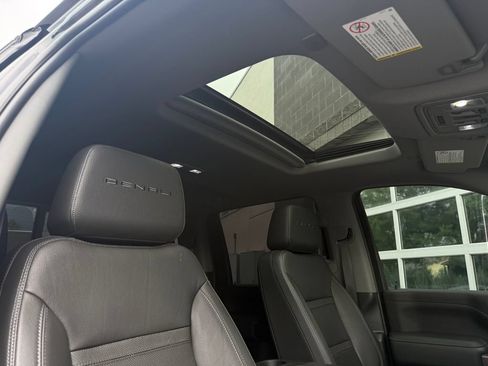 Used 2022 GMC Sierra 3500 Denali w/ Denali Black Diamond Edition AWD/4WD image 54