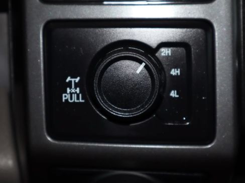 Used 2019 Ford F150 XLT w/ Equipment Group 302A Luxury AWD/4WD image 29
