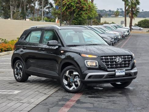 New 2025 Hyundai Venue SEL image 2