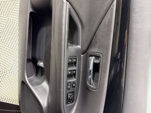 Used 2020 Mitsubishi Outlander ES image 11