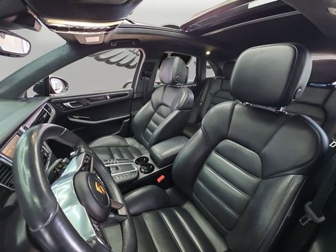 Used 2015 Porsche Macan Turbo image 10
