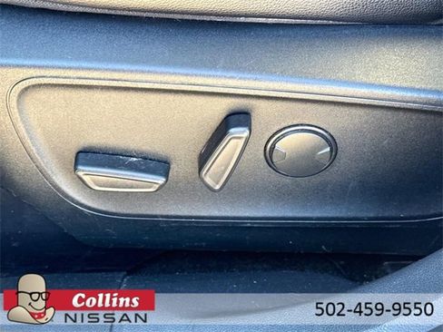 Used 2020 Ford Escape Titanium image 18