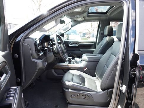 Used 2022 Chevrolet Silverado 1500 LT Trail Boss w/ LT Trail Boss Premium Package AWD/4WD image 21