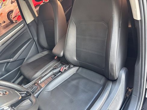 Used 2018 Volkswagen Passat 2.0T SE w/ SE Lighting Package image 6