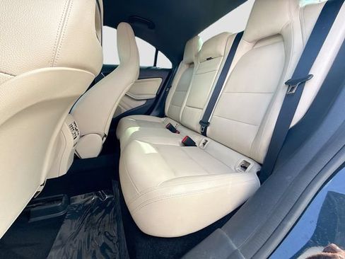 Used 2019 Mercedes-Benz CLA 250 image 19
