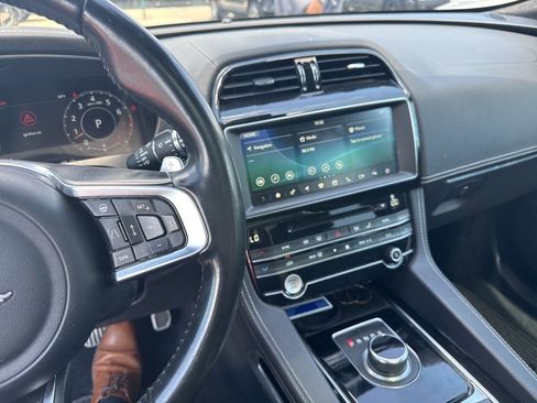 Used 2020 Jaguar F-PACE R-Sport AWD/4WD image 3