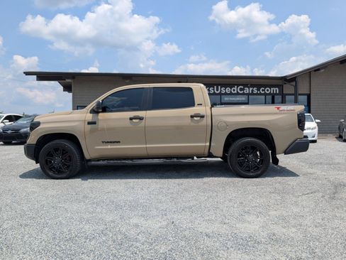 Used 2020 Toyota Tundra SR5 w/ SR5 Upgrade Package AWD/4WD image 11