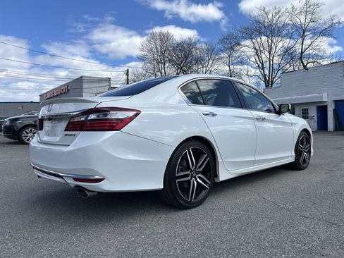Used 2016 Honda Accord Sport image 4