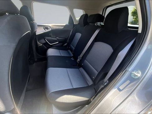 Certified 2023 Kia Soul LX w/ LX Technology Package FWD image 21
