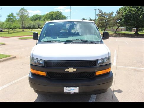 Used 2022 Chevrolet Express 3500 LS image 8