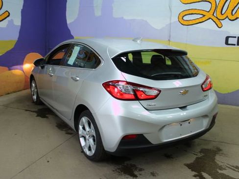 Used 2018 Chevrolet Cruze Premier FWD image 5