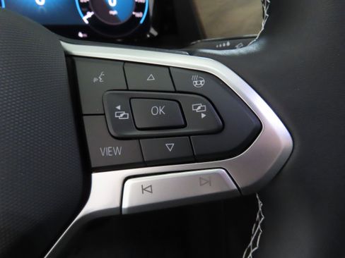 New 2025 Volkswagen Atlas SE image 14