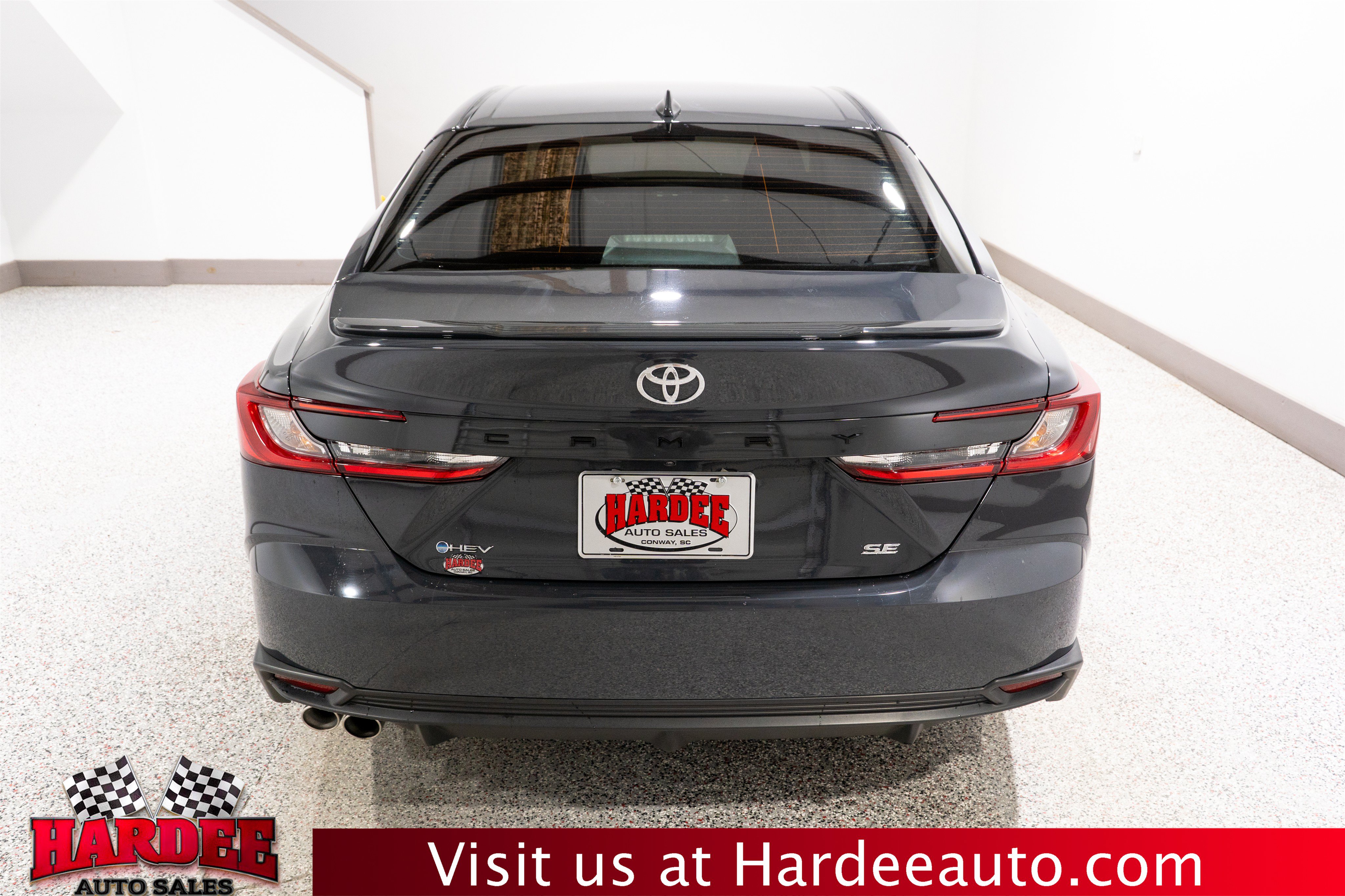Used 2025 Toyota Camry SE FWD image 4