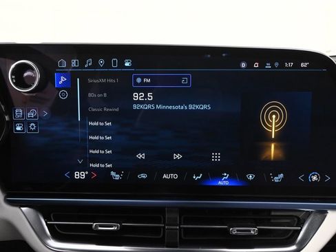 Used 2025 Chevrolet Equinox EV LT image 28