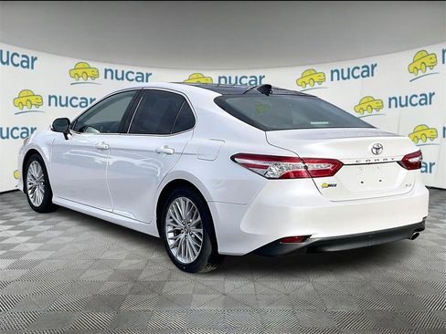 Used 2020 Toyota Camry XLE image 4