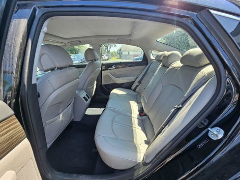 Used 2015 Hyundai Sonata Limited w/ Option Group 06 FWD image 22