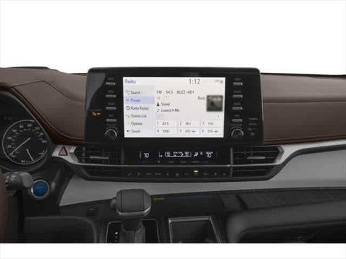 Used 2025 Toyota Sienna Platinum image 7