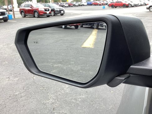 Used 2024 Chevrolet Equinox LS w/ LS Convenience Package FWD image 30