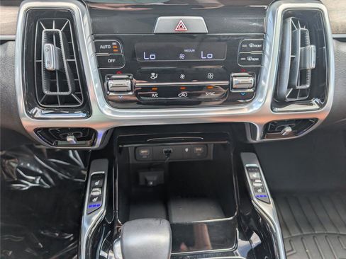 Used 2023 Kia Sorento SX Prestige AWD/4WD image 17