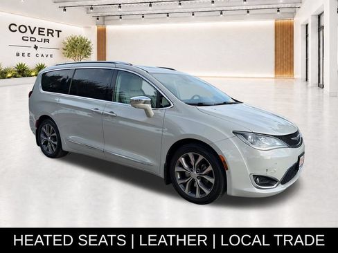 Used 2017 Chrysler Pacifica Limited FWD image 1