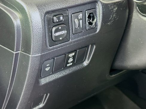 Used 2016 Toyota 4Runner SR5 AWD/4WD image 10
