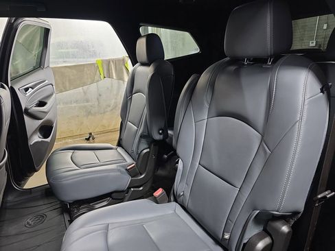 Used 2024 Buick Enclave Essence w/ Technology Package image 16